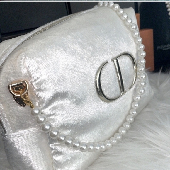 Dior Cosmetics Pouch converted to crossbody Authentic - Picture 5 of 13